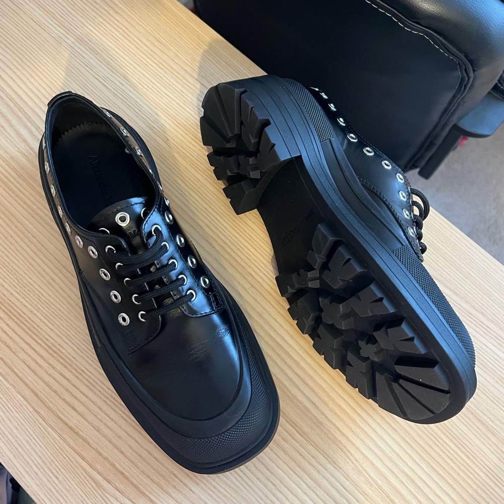 Alexander McQueen Studded Grommet Lace-Up Brogues Shoes 40E - Picture 3 of 7